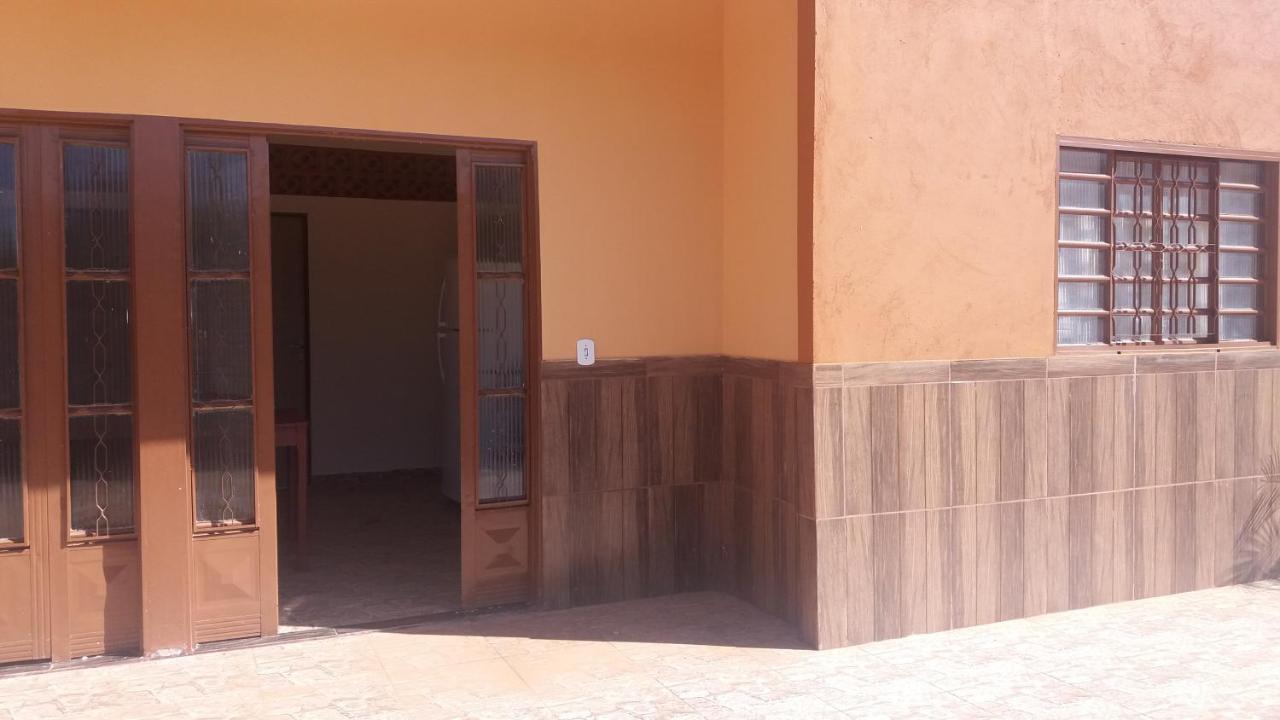 Aparthotel Familia Meireles Luziania Bagian luar foto
